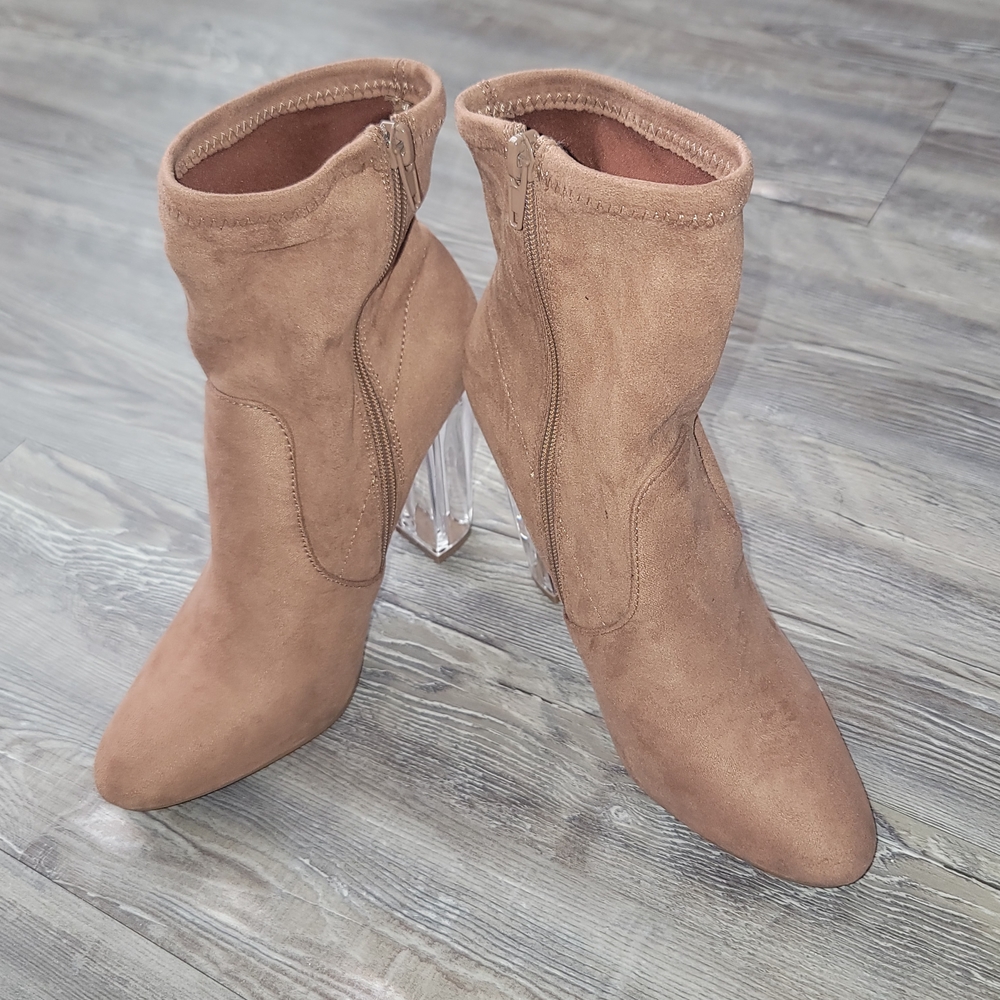 Elegant Tan Suede Ankle Boots